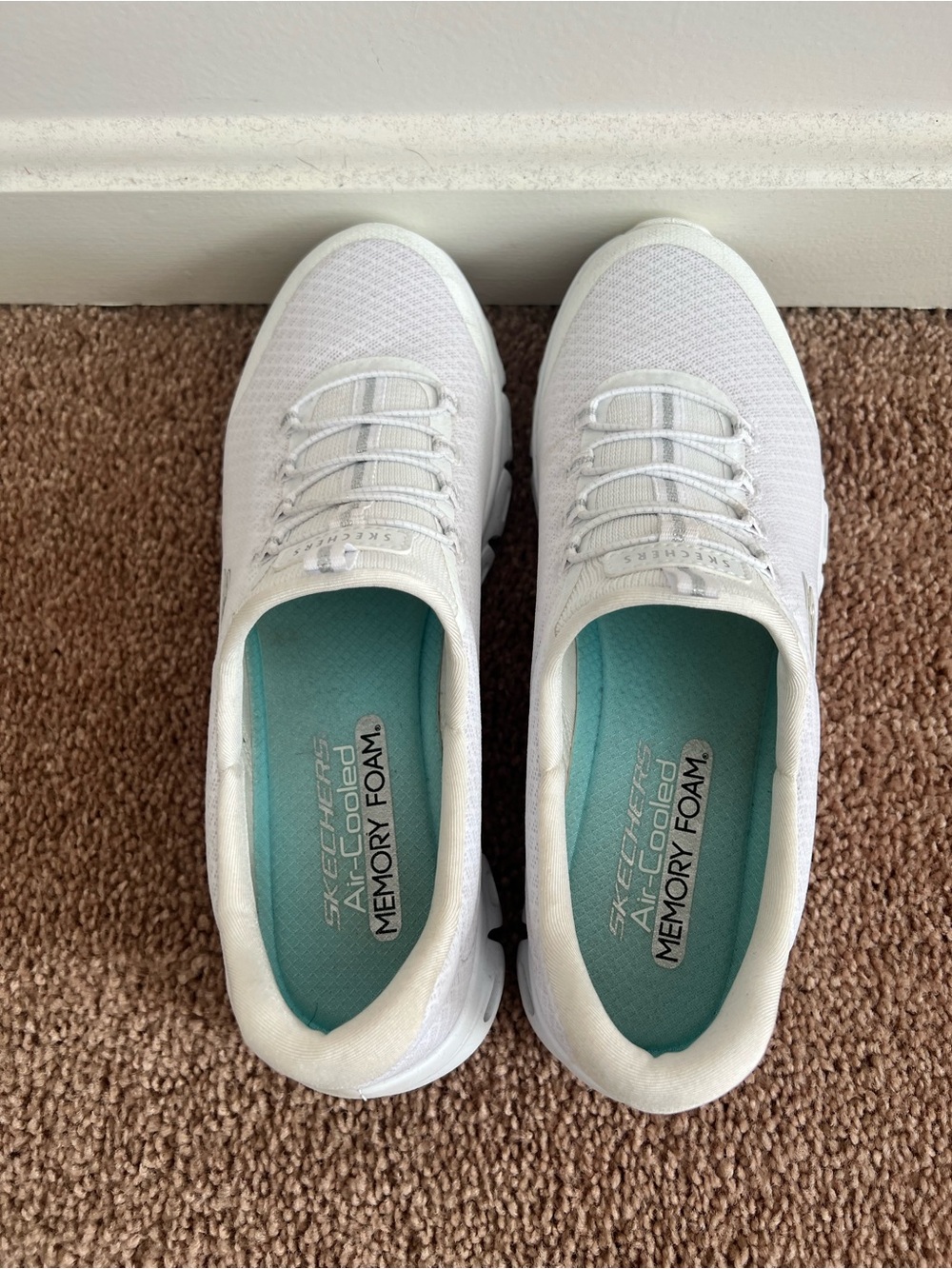 Skechers Women’s White Glide-Step Slip-On Sneaker 9 - Picture 5 of 9